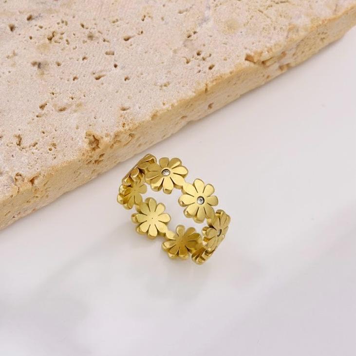 Daisy Flower Gold Ring