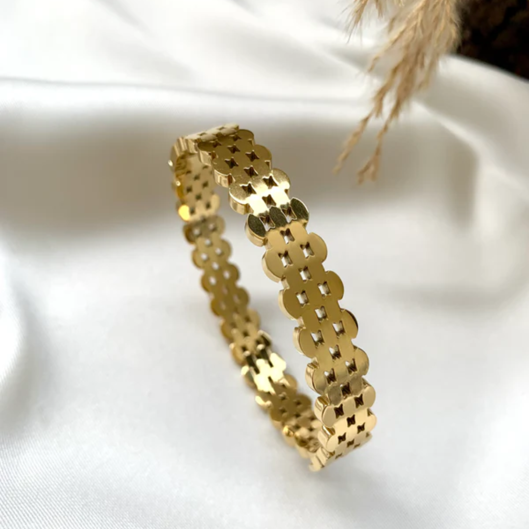 Eloa Gold Bangle
