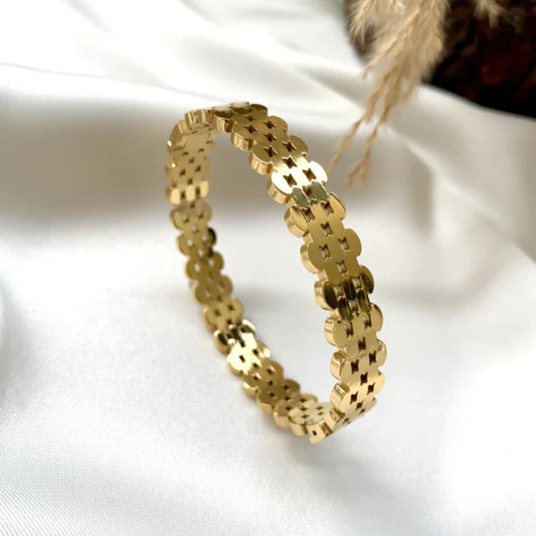 Eloa Gold Bangle