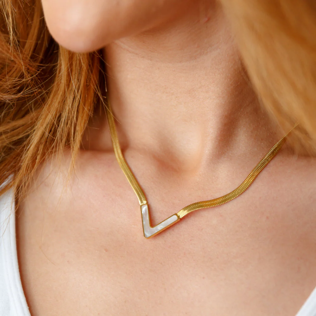 Chevron White Snake Chain Necklace