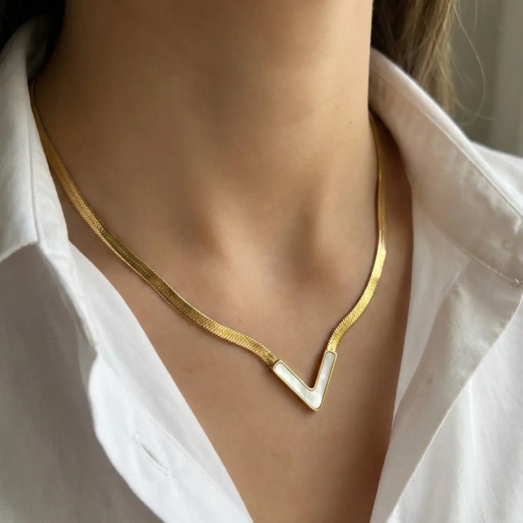 Chevron White Snake Chain Necklace