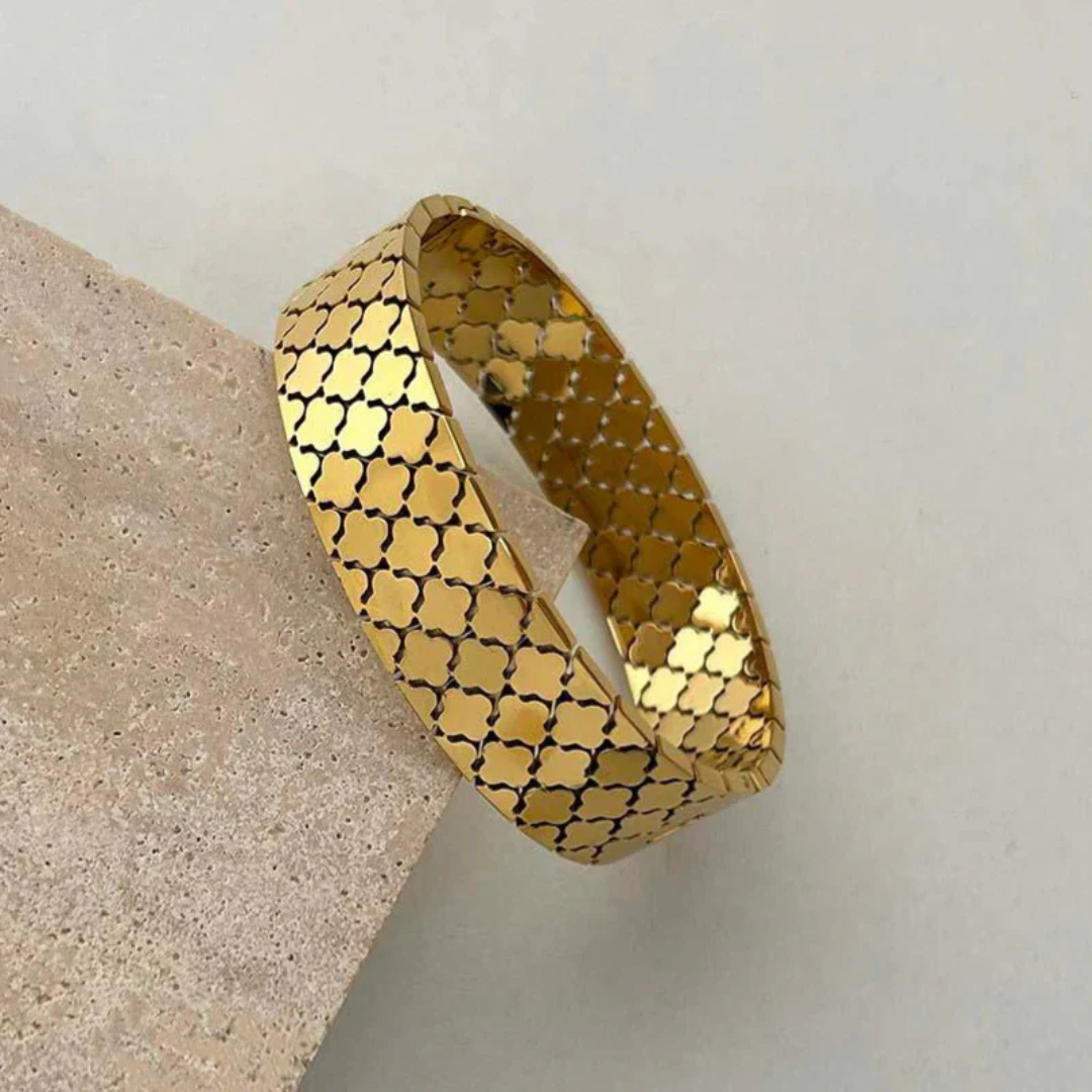 18K Gold Sparkle Bangle
